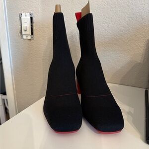 Vivaia boots size US 7.5/8M EUR 38.5